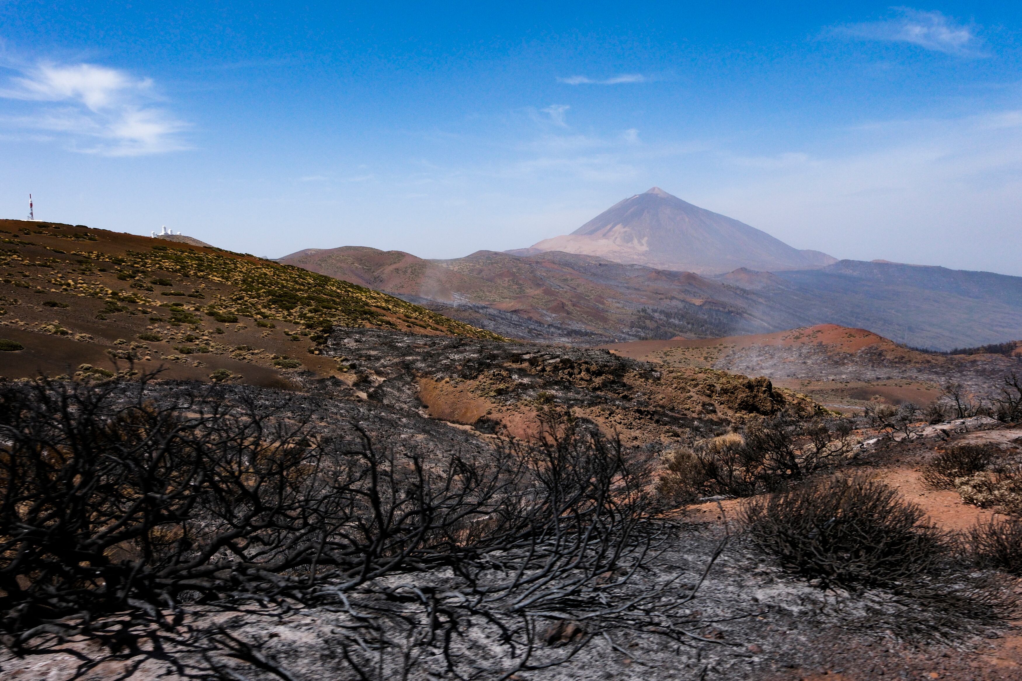 GRAFCAN6086. IZAÑA (TENERIFE), 24/08/2023.- El Parque Nacional del Teide tras el paso del incendio forestal que ha afectado a la isla de Tenerife. EFE/Alberto Valdés