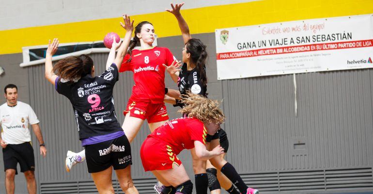 El Helvetia Balonmano Alcobendas disputa la Copa de la Reina y el Volley juega el playoff por el título