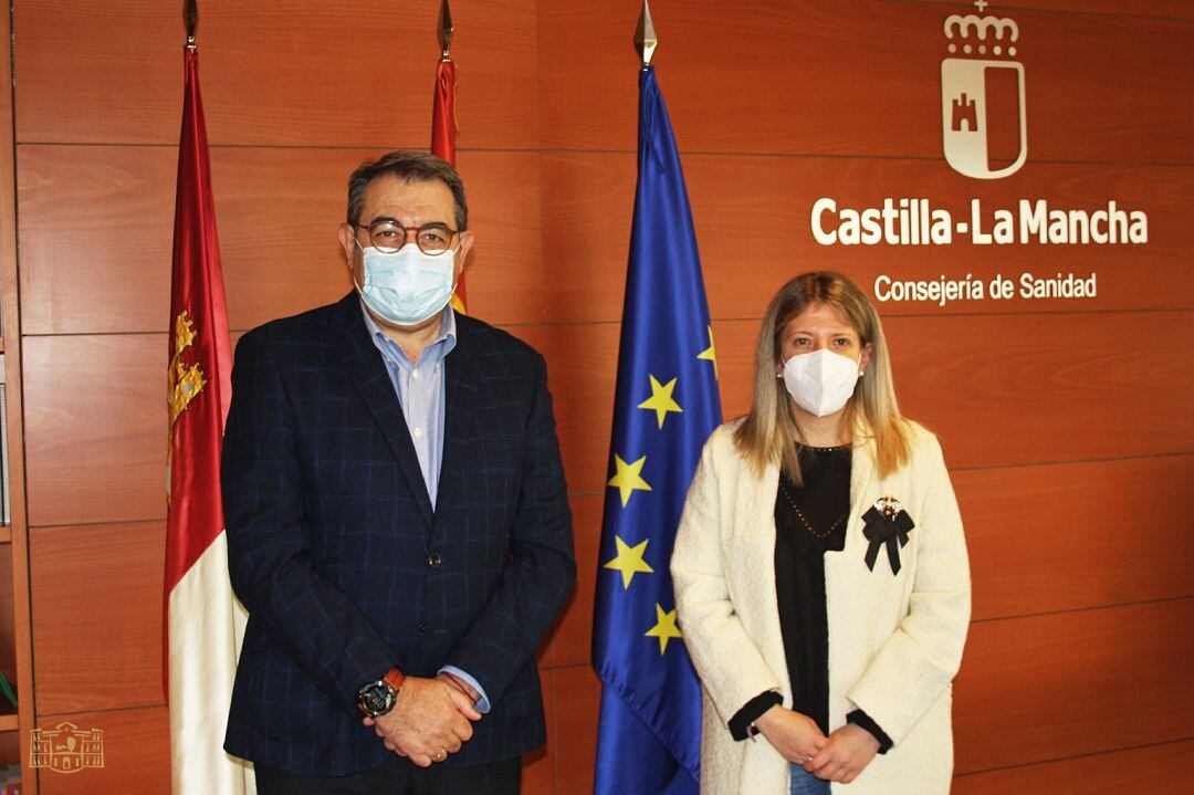 El consejero y la alcaldesa durante su encuentro