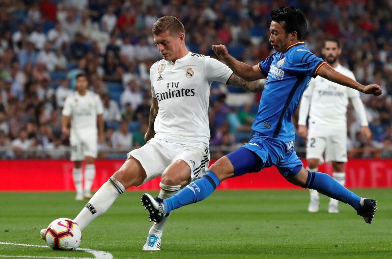 Kroos, en una acción del partido contra el Getafe