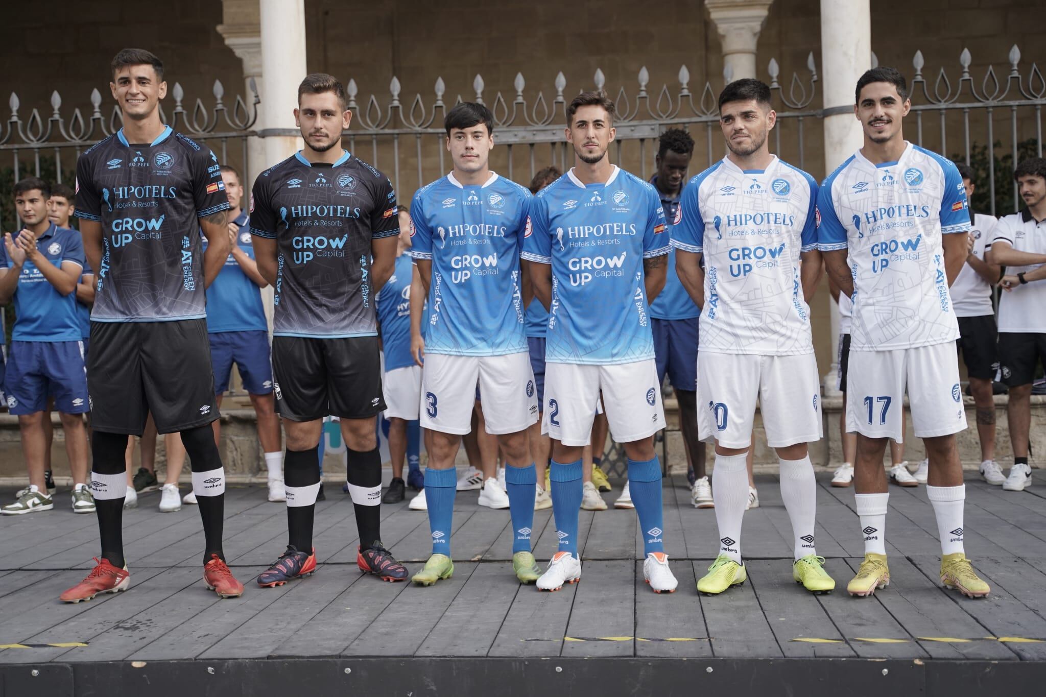 Presentadas las nuevas equipaciones del Xerez DFC