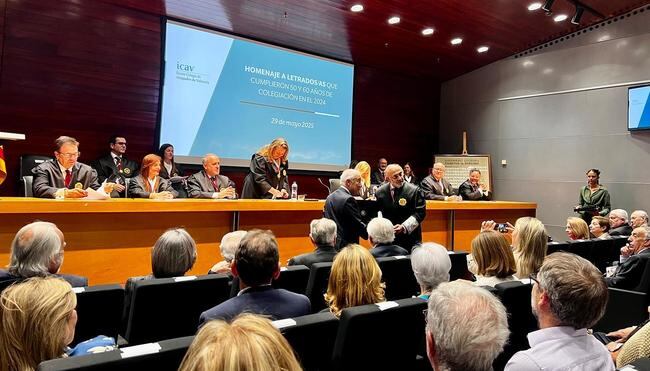 Acto en el ICAV de homenaje (Foto: ICAV)