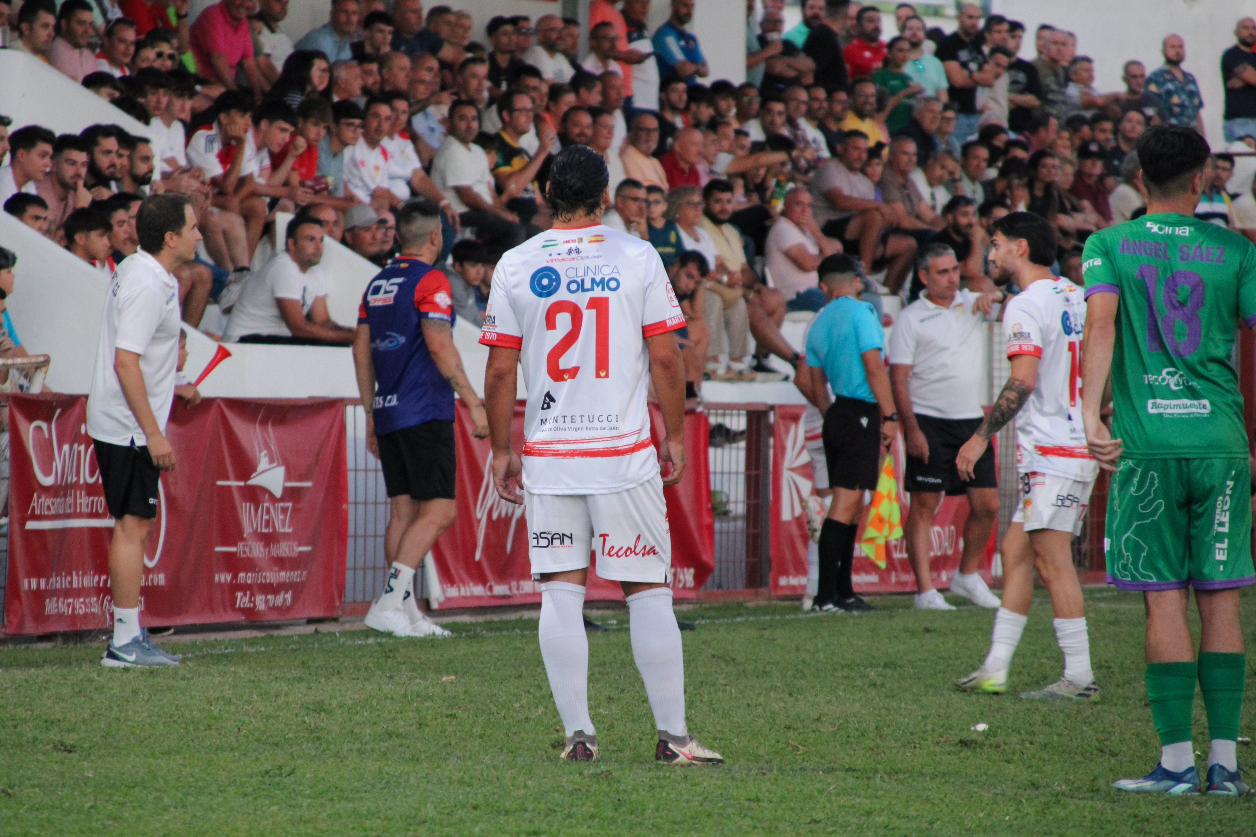 Instante del encuentro entre Martos CD y Atlético Mancha Real de la jornada 1 en Tercera.