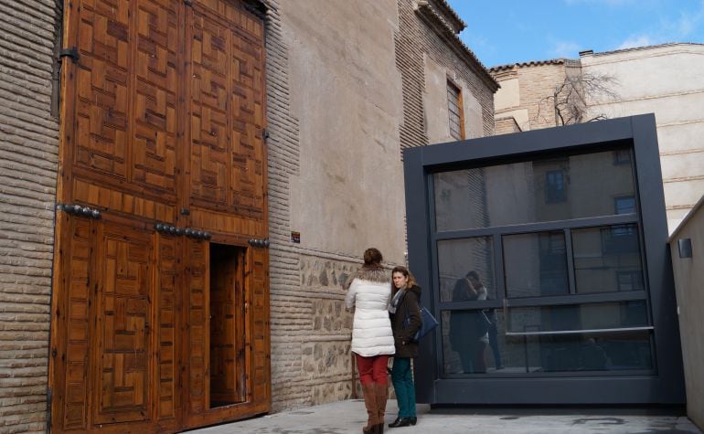 Entrada del taller del Moro tras las obras de rehabilitación 