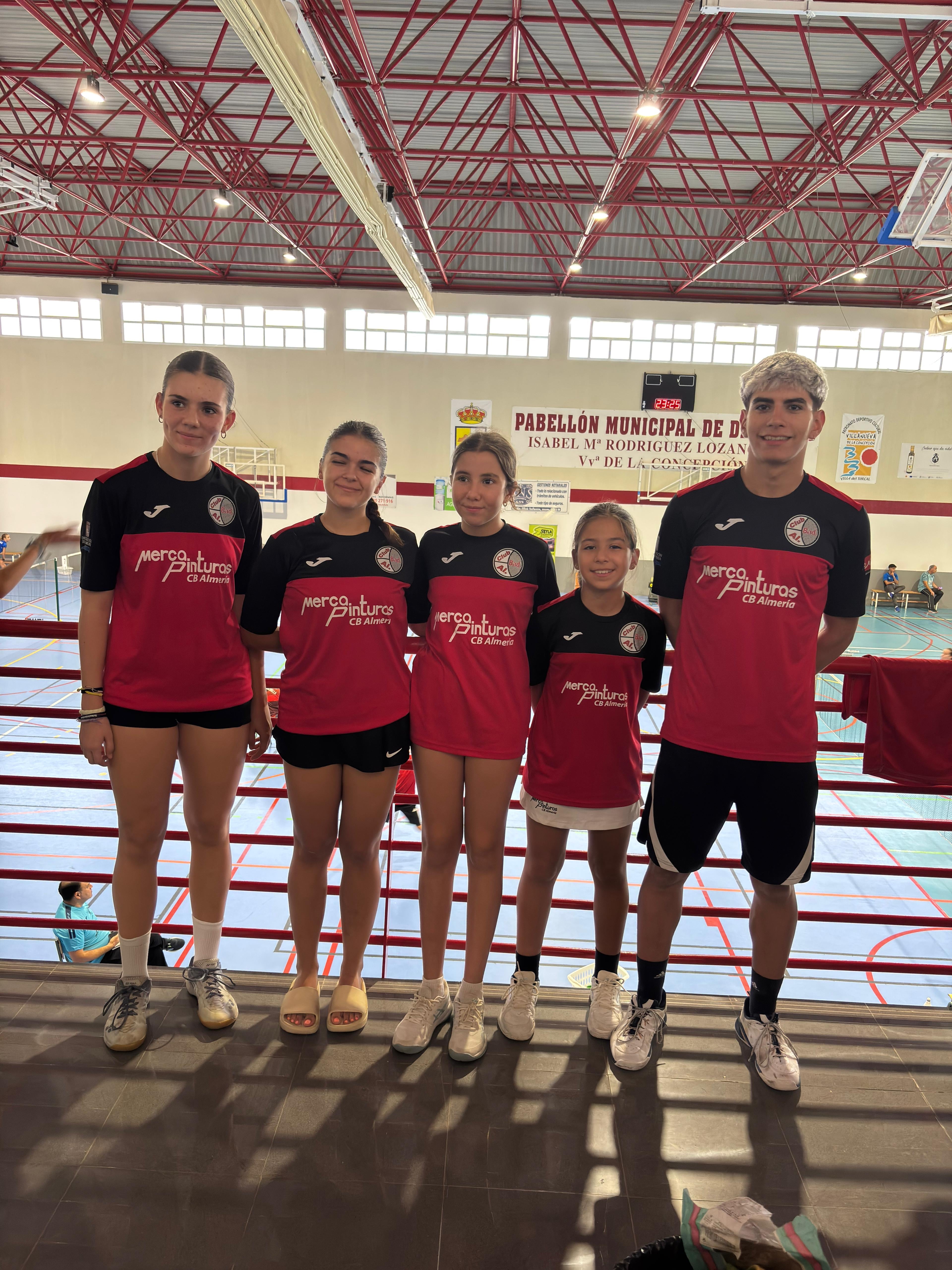 El Pabellón José Antonio Segura es la sede principal del bádminton, aunque existen otras escuelas en centros educativos como el CEIP Francisco de Goya y CEP Padre Méndez y CEIP Europa.