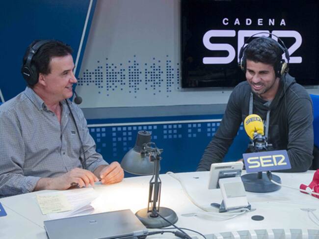 El delantero del Atlético sonríe a una pregunta de José Ramón de la Morena