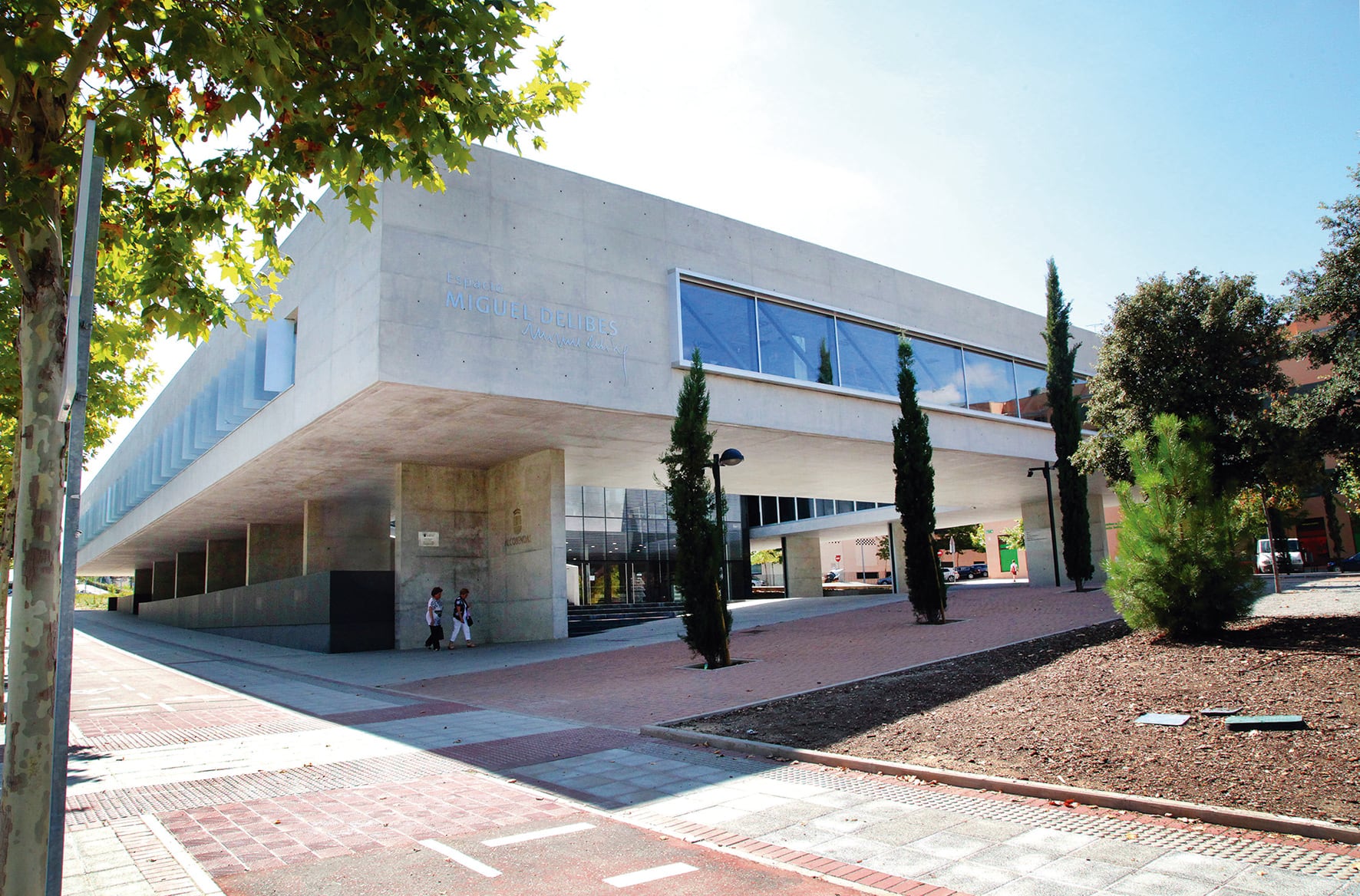 Los vecinos de la localidad pueden inscribirse en los cursos monográficos de la Universidad Popular Miguel Delibes, que comenzarán en octubre y abarcarán la historia del arte y la música, idiomas y elaboración de fotos y vídeos, entre otras ofertas