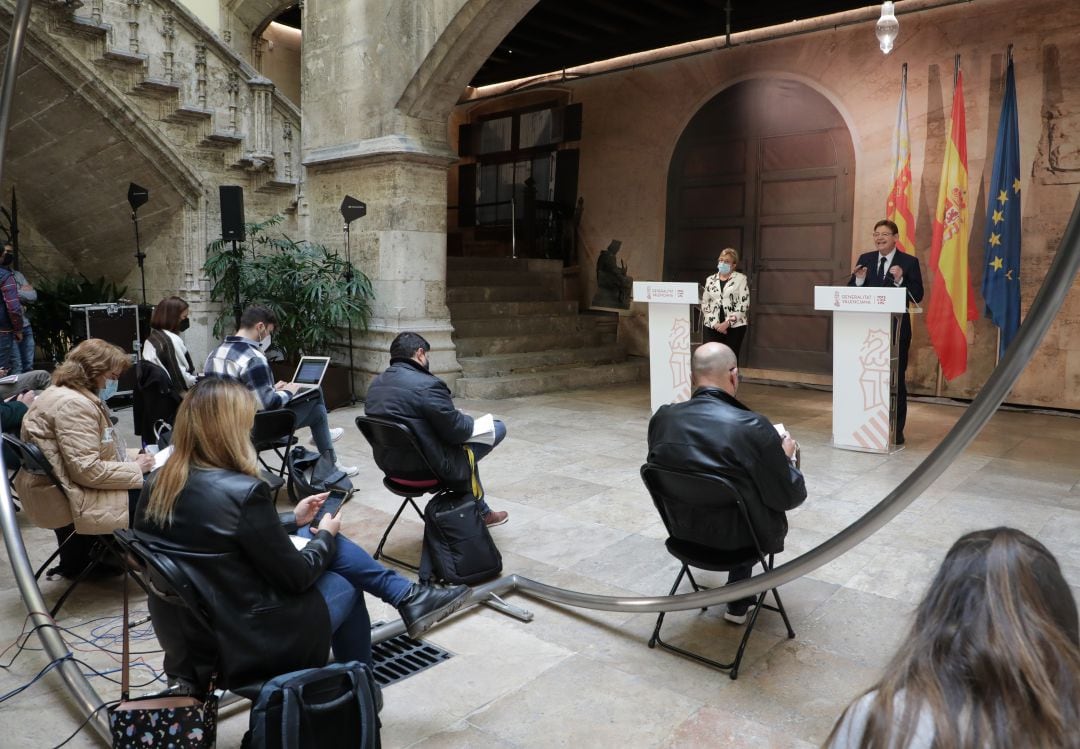 El president de la Generalitat, Ximo Puig y la consellera de Sanitat, Ana Barceló dan cuenta de las medidas adoptadas en la Comisión Interdepartamental de este jueves