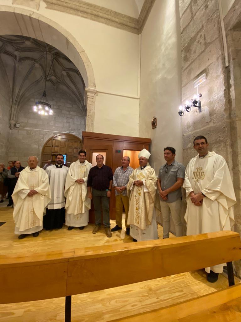 Momento de la inauguración de las obras de mejora de la parroquia de San Juan de la Vera Cruz de Aranda