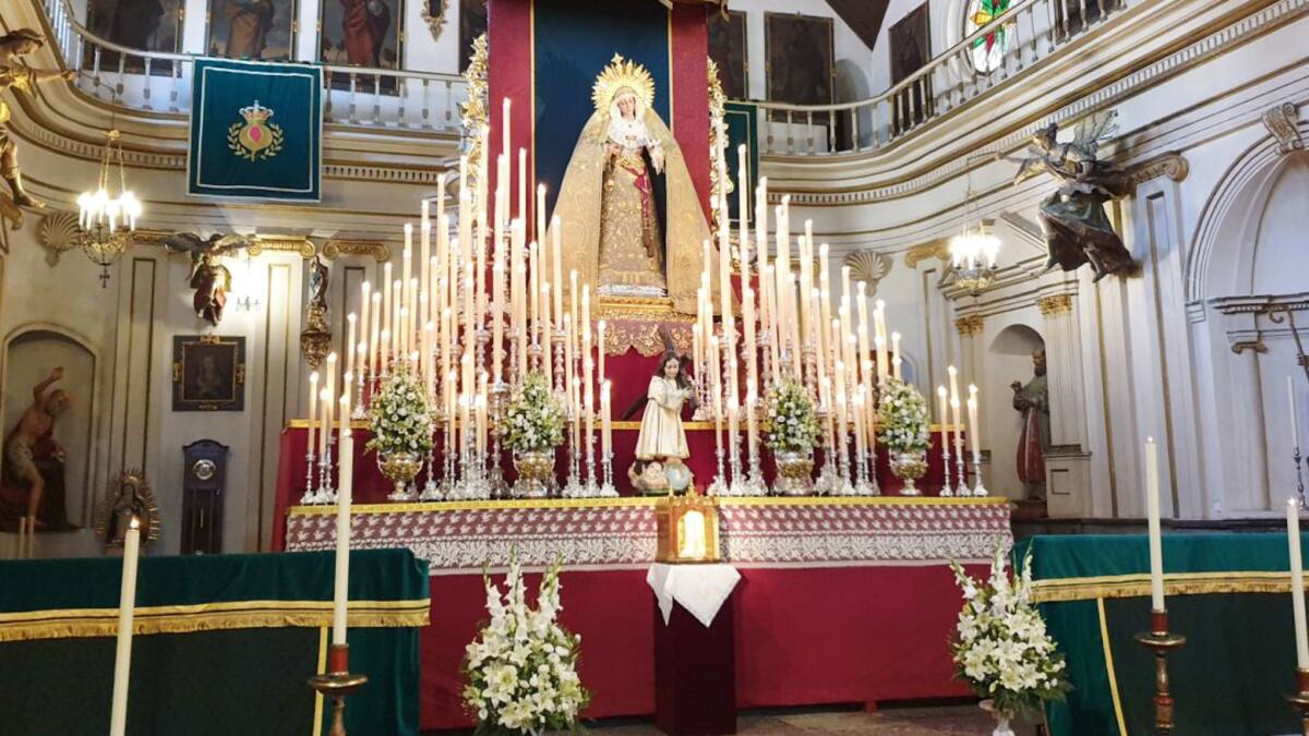 Los preparativos del mayor acontecimiento cofrade del año en Granada