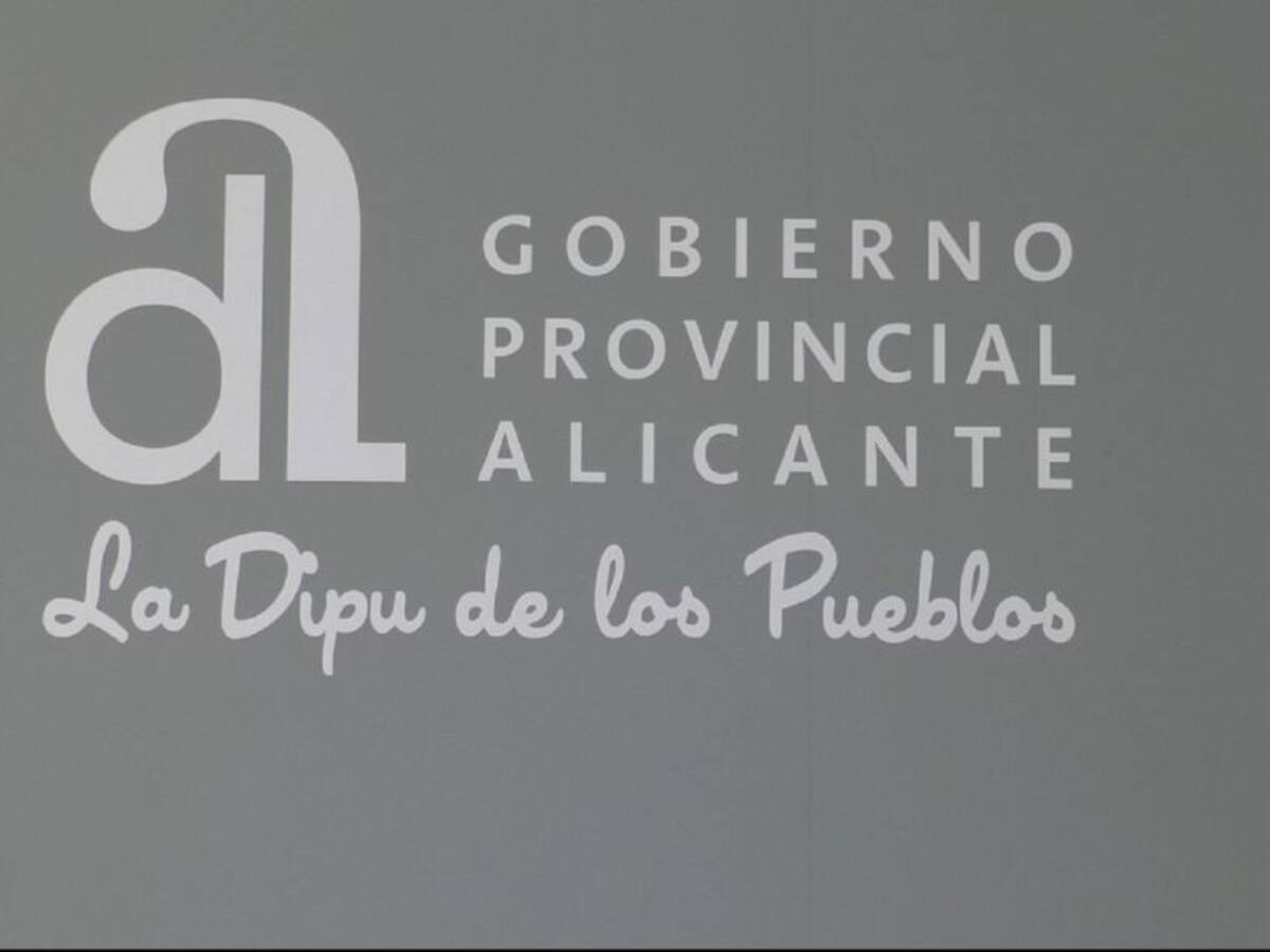 El alcalde critica la paralización de la construcción del Palacio de Congresos por parte de la Diputación