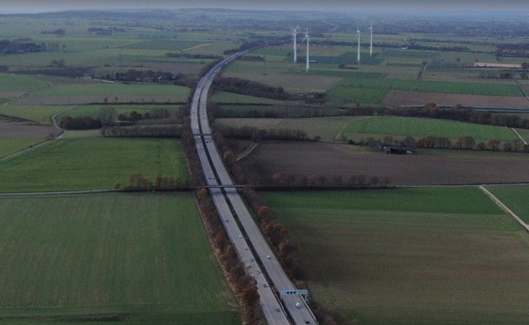 El niño estacionó junto al arcén antes de llegar a Dortmund.