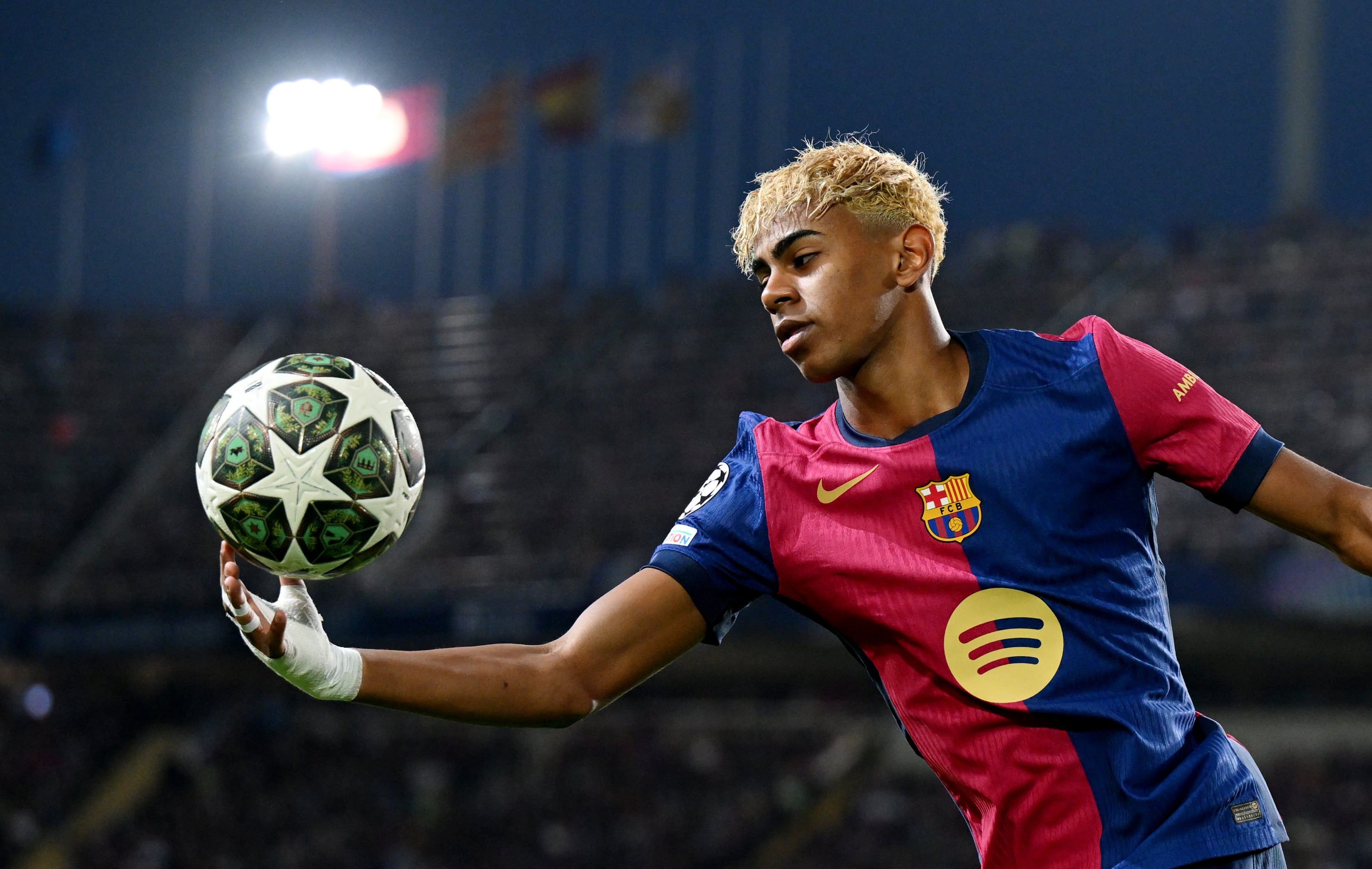 FC Barcelona v FC Internazionale Milano - UEFA Champions League 2024/25 Semi Final First Leg