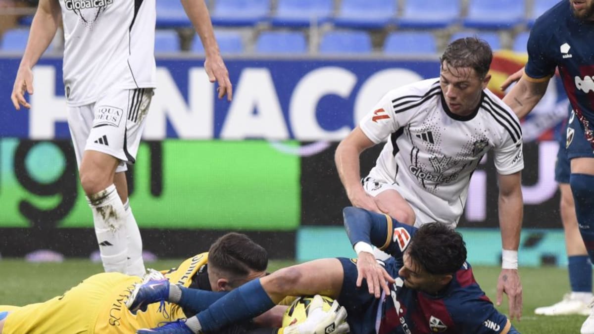 Un punto y gracias para un Huesca que sigue generando dudas