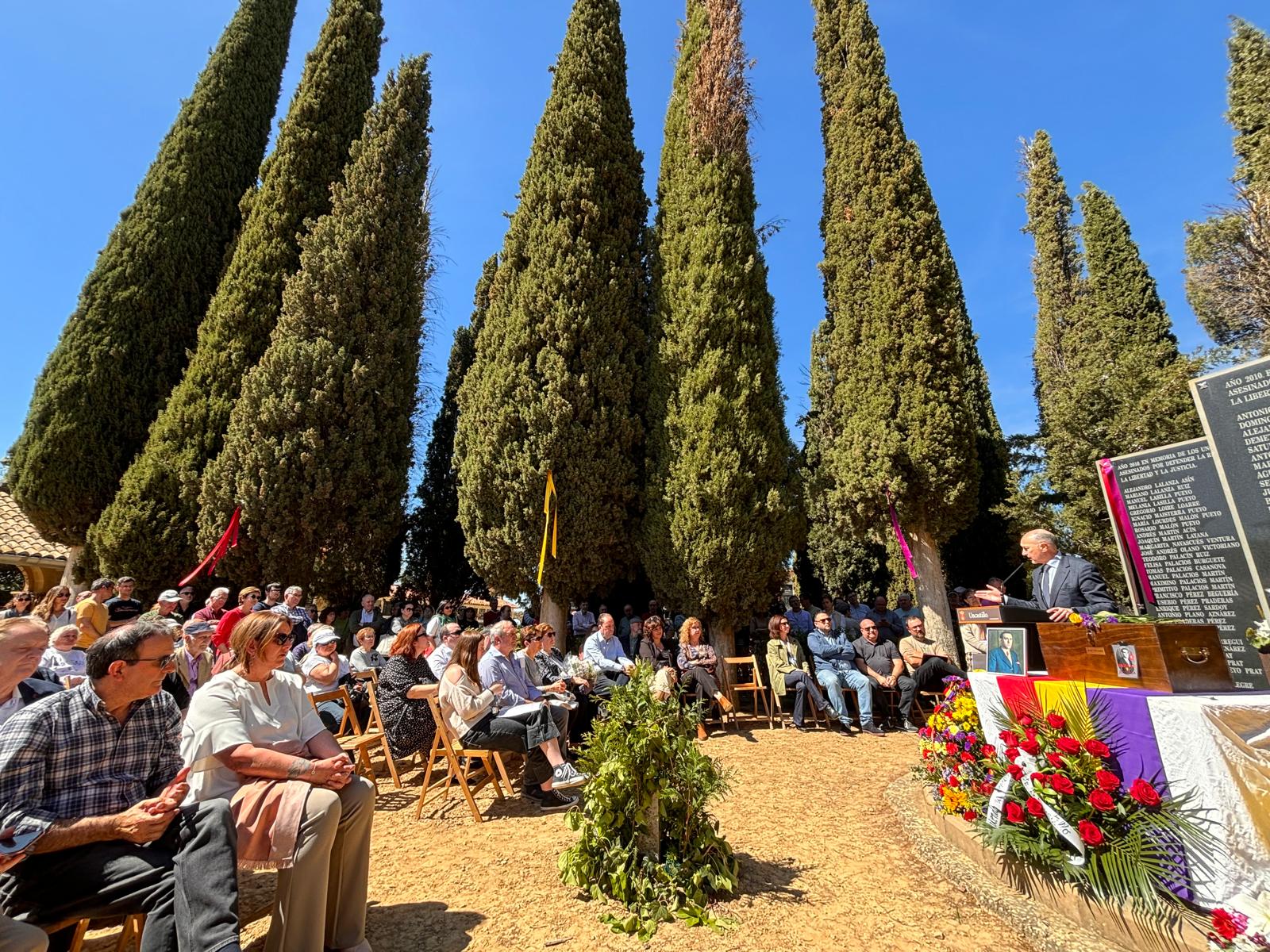 Homenaje y entierro en Uncastillo de Antonio Plano Aznárez