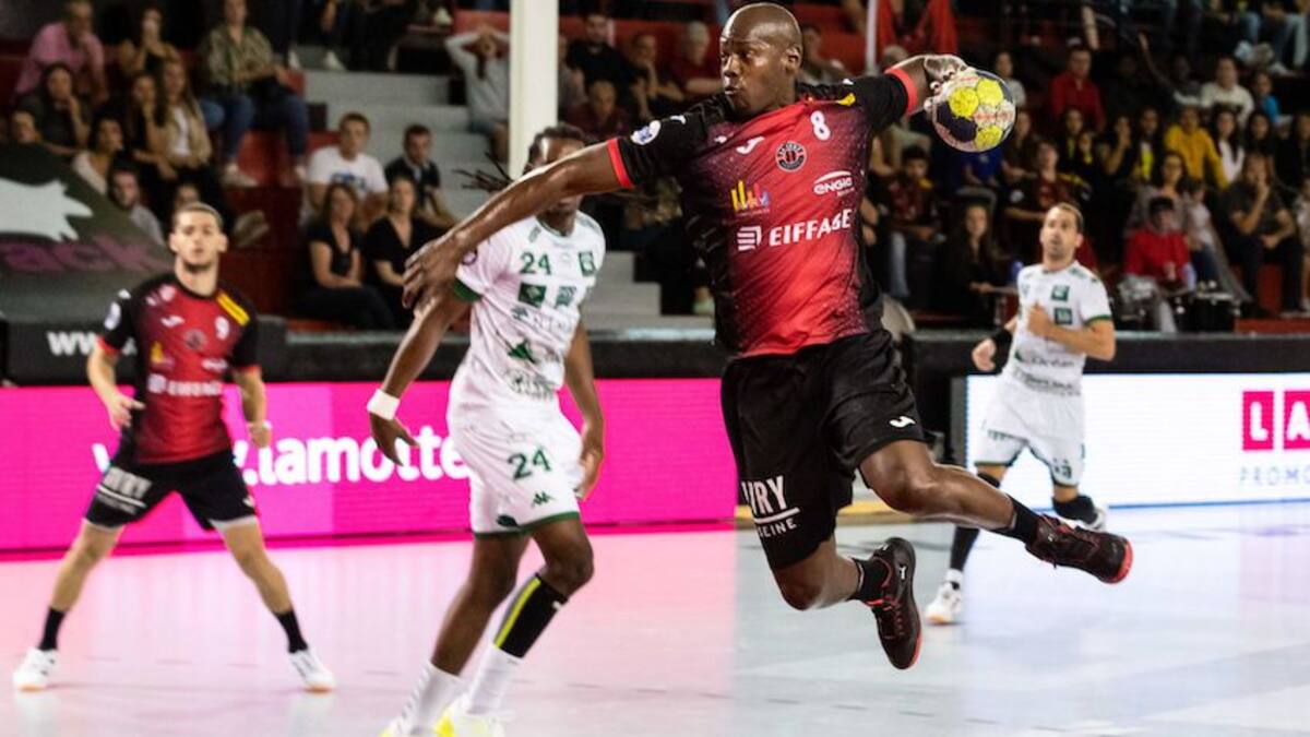 El cubano Yoel Cuni Morales refuerza al Bada Huesca