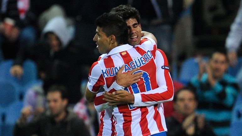 Diego Costa y Agüero en un partido con el Atlético de Madrid en 2010