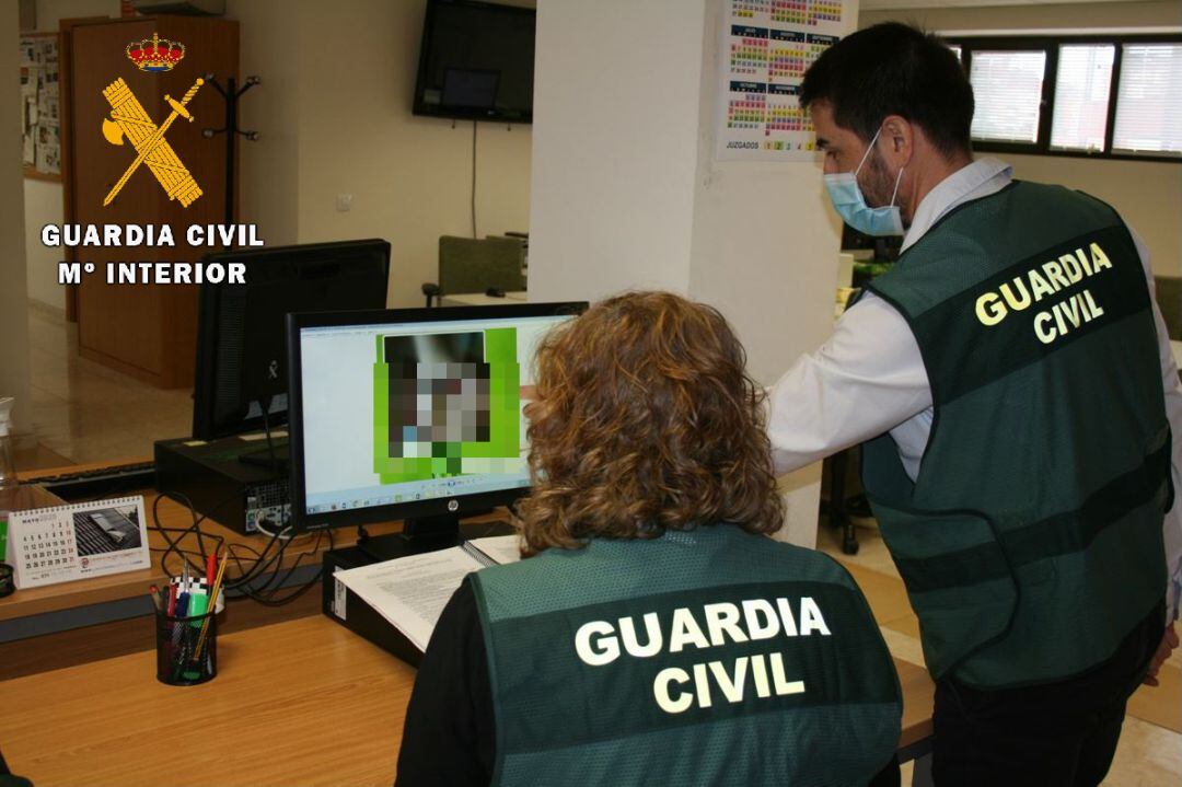 Investigados por extorsión a un vecino de Palencia a través de internet