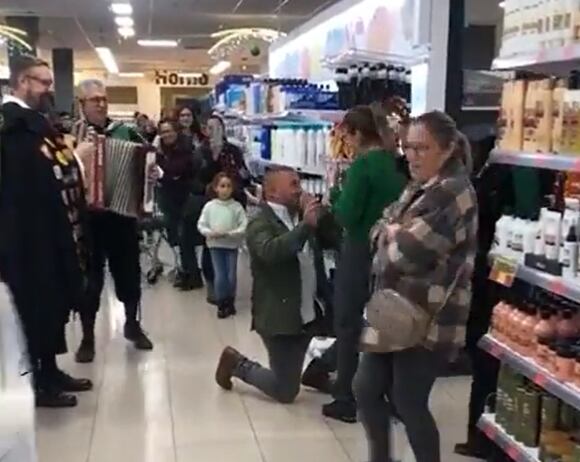 Una pedida de matrimonio en Mercadona.