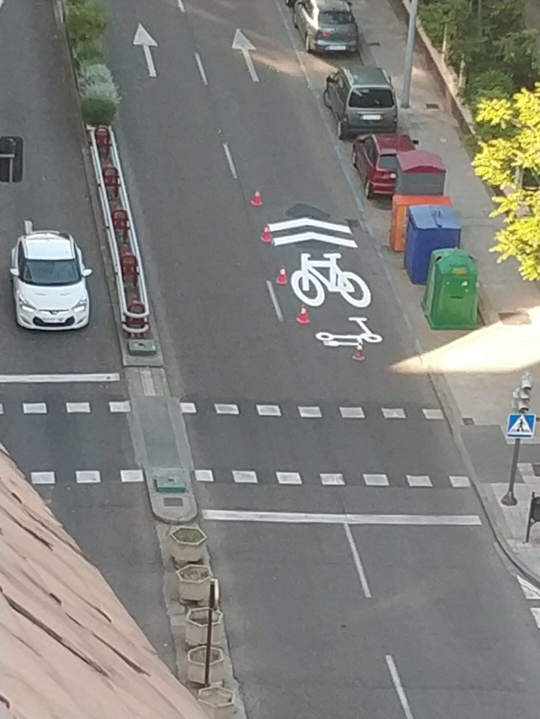 Así queda la señalización de bicis y patinetes eléctricos en las vías de Palencia tras borrarse la inicial