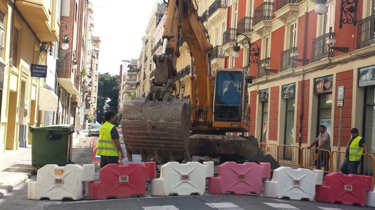 Obras en las calles Pizarro y Hernán Cortés de Valencia