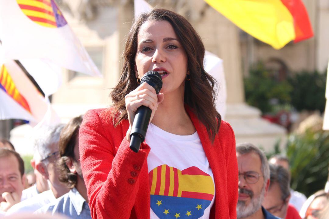 Inés Arrimadas, durante un acto en la Rambla Nova de Tarragona