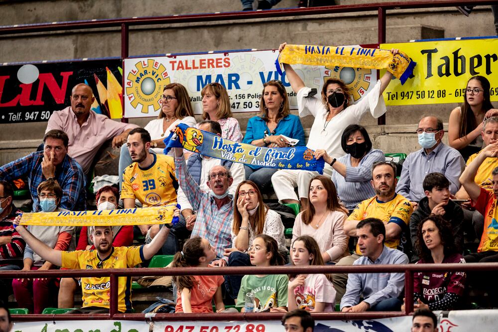Aficionados del Tubos Aranda en la grada del Príncipe de Asturias
