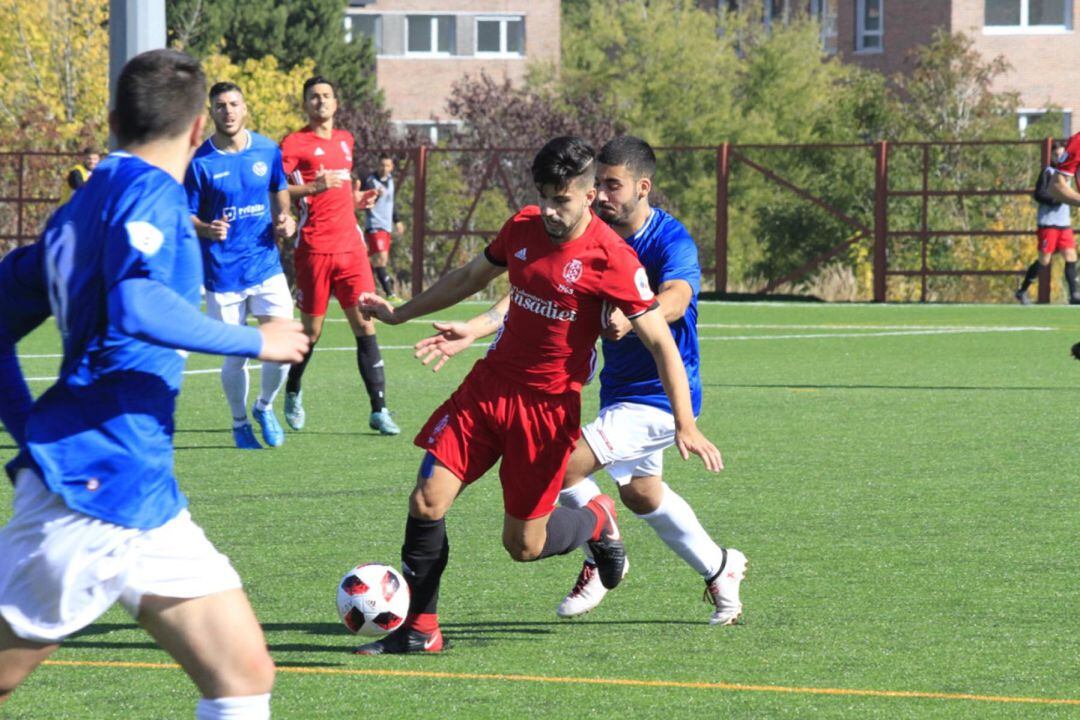 Los pinteños llevan cuatro partidos sin ganar, mientras que la A.D. Parla caía la pasada jornada tras dos victorias consecutivas.