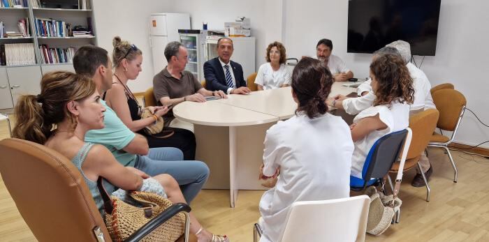 Momento de la reunión del consejero Bancalero con responsables sanitario
