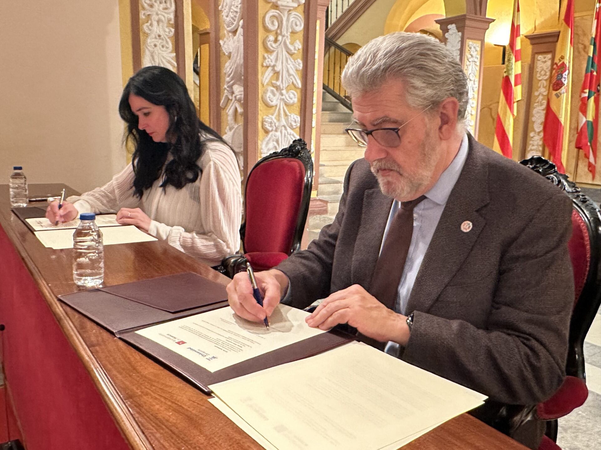 Rector de la Universidad de Zaragoza y alcaldesa de Huesca