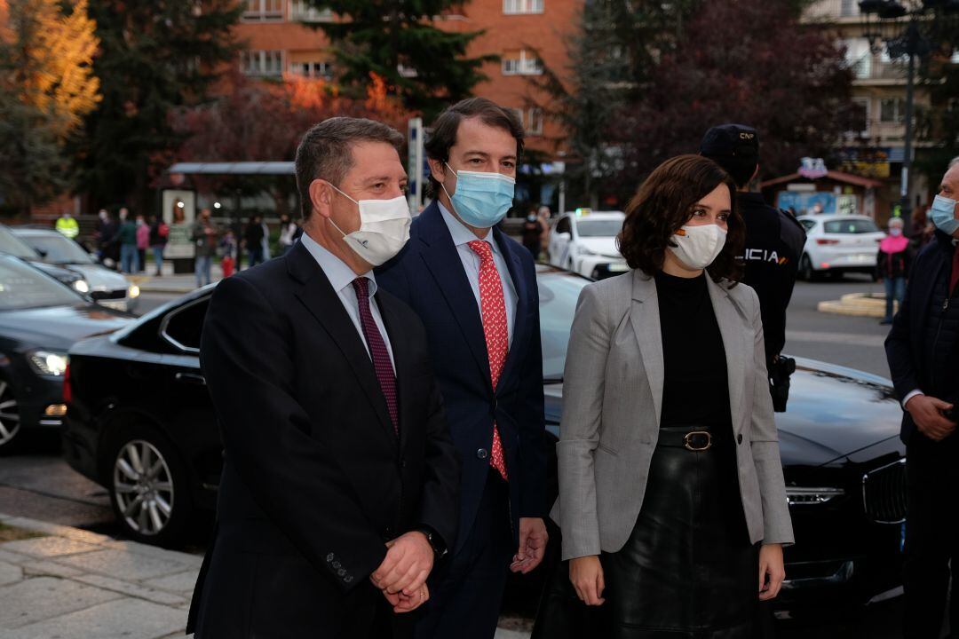 Los tres presidentes, en la reunión en Ávila