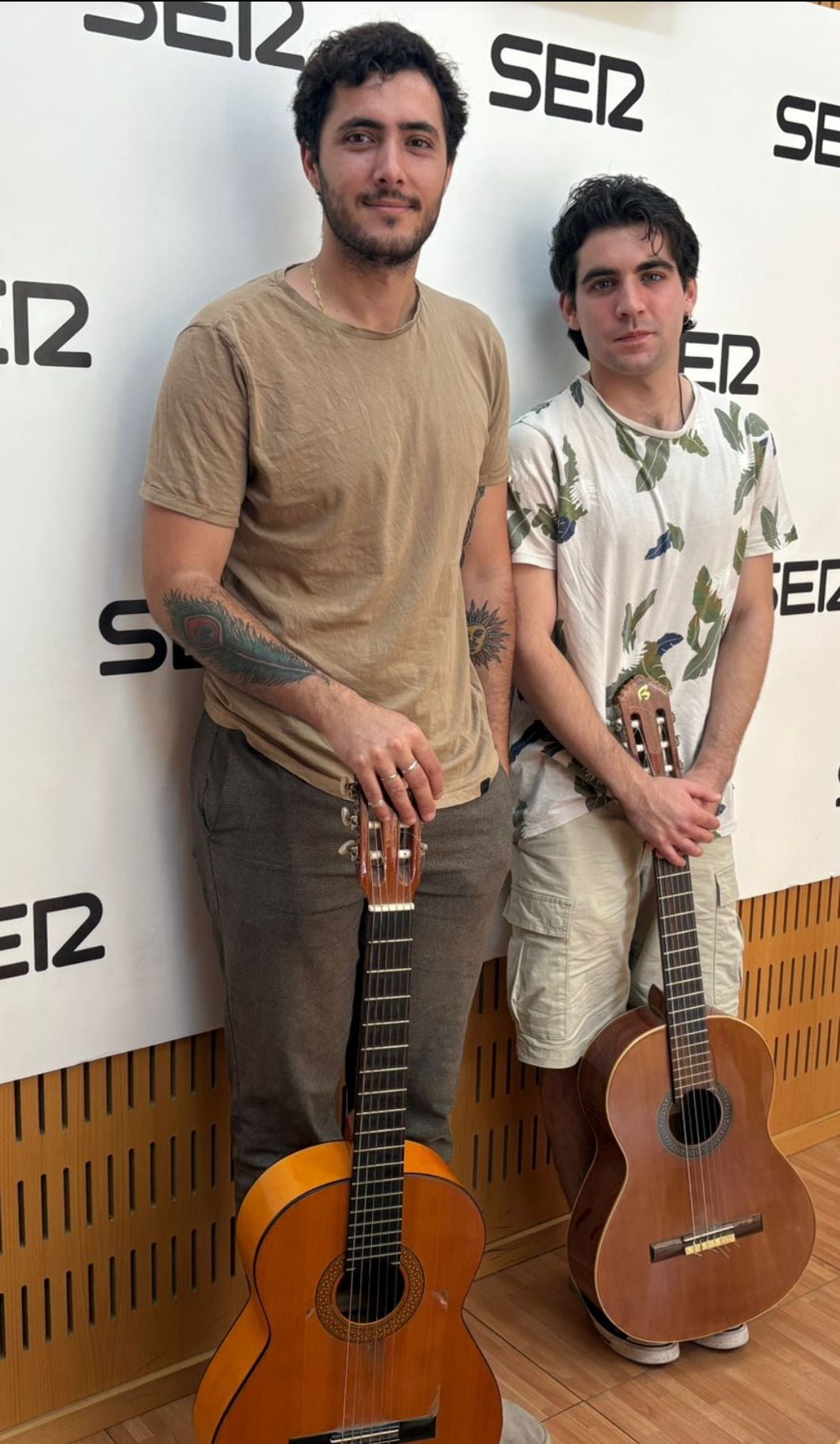 FAC y JARA, el dúo murciano compuesto por Félix Alarcón (izq.) y Simón Lorente (dcha.), en los estudios de Radio Murcia.