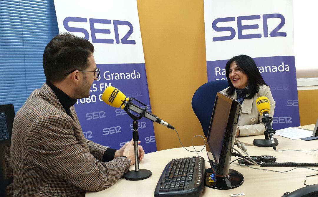 Inmaculada López Calahorro, entrevista por Enrique Árbol en los estudios de Radio Granada