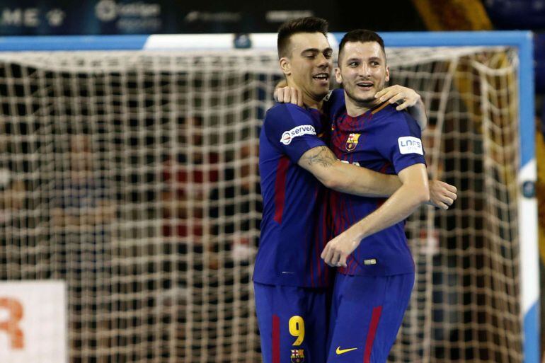 Sergio Lozano celebrando uno de los goles del encuentro