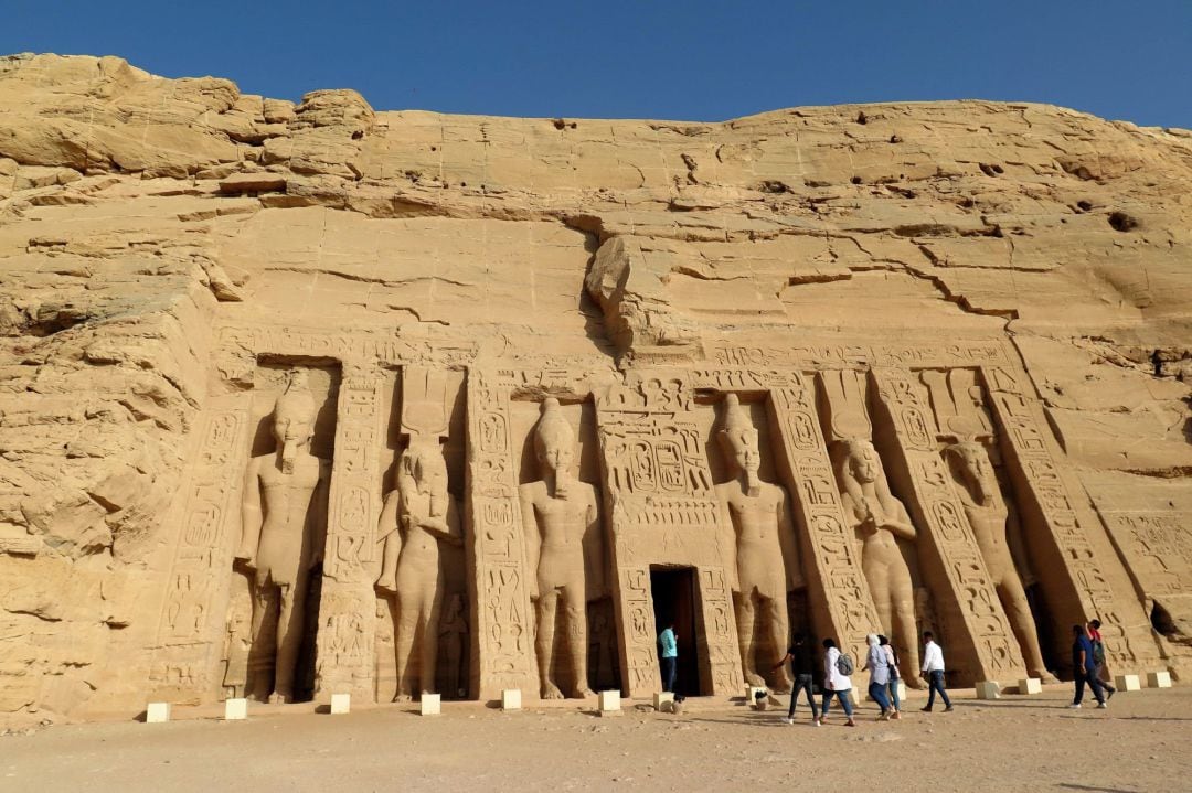 El templo de Abu Simbel dedicado a la reina Nefertari, mujer del faraón Ramsés II.