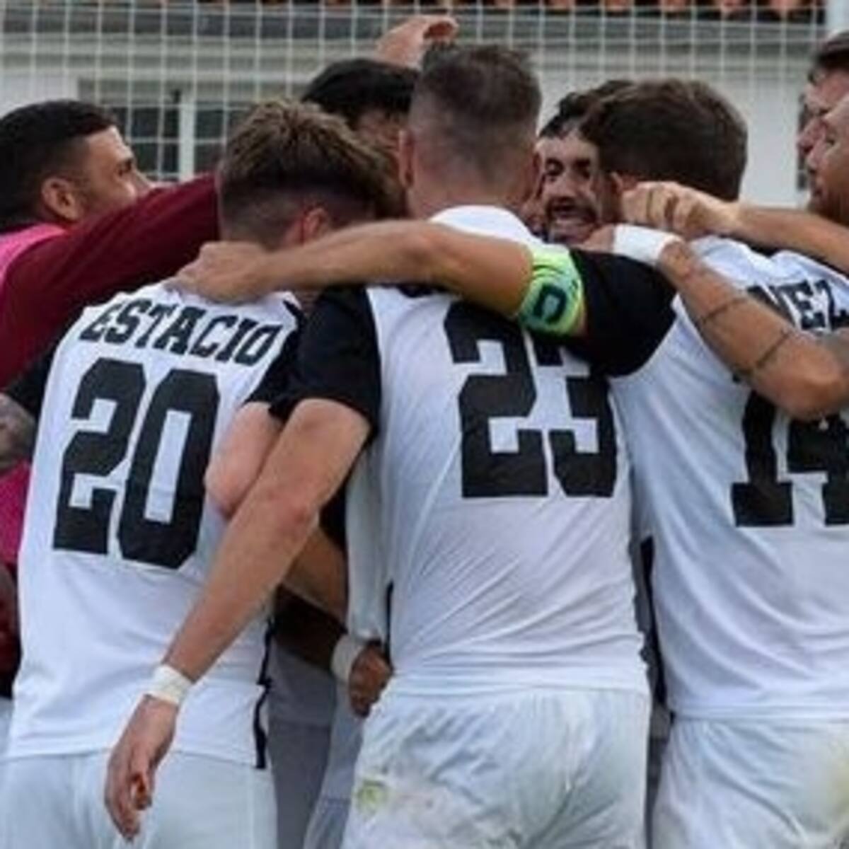 El Eldense muestra su fortaleza ganando al Osasuna Promesas (0-2)