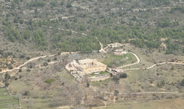 Vista de la finca del Cambrón desde el mirador de la Piedra del Balcón.