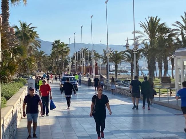 La policía en el paseo marítimo de Málaga este sábado