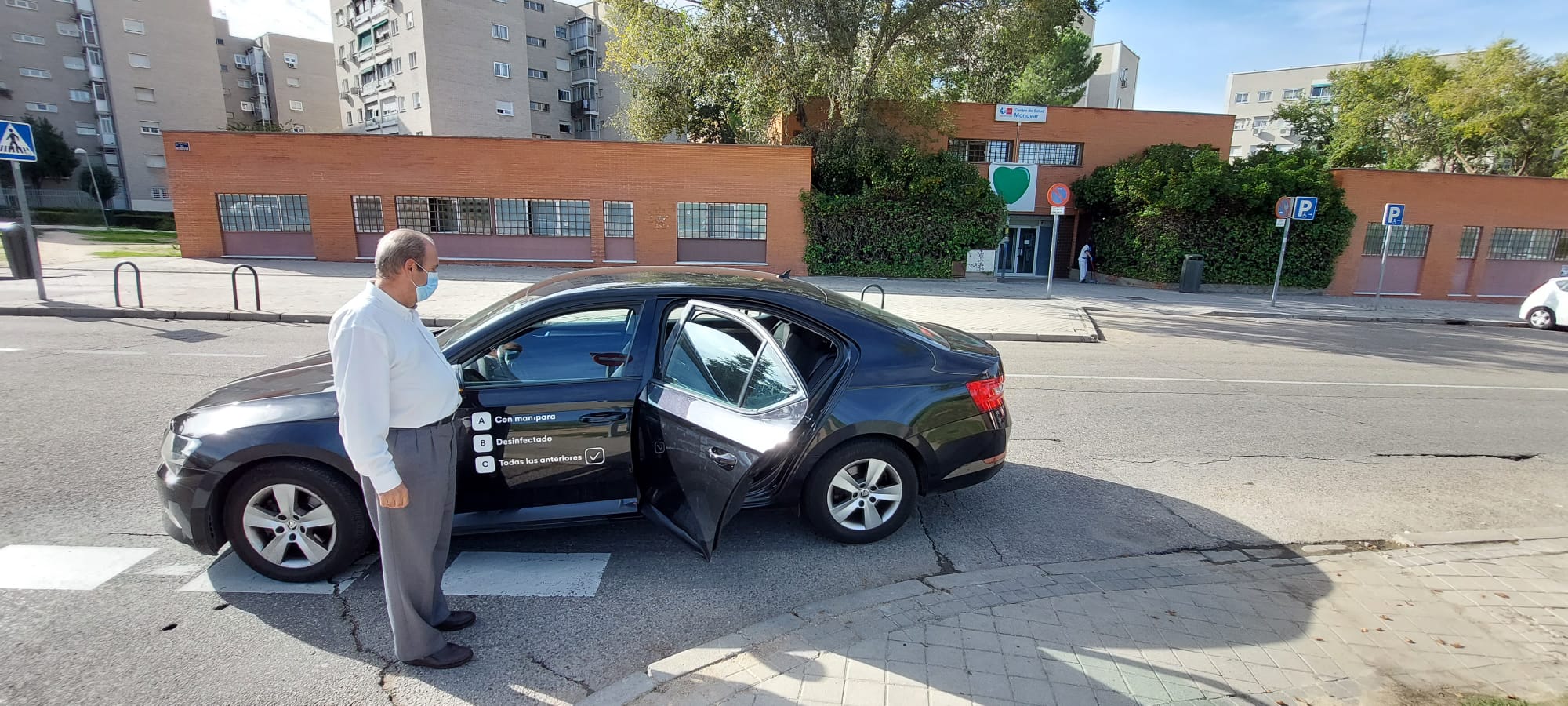 Imagen de la VTC que la Comunidad de Madrid hizo llegar a un sanitario para trasladarle al centro de Villarejo de Salvanés