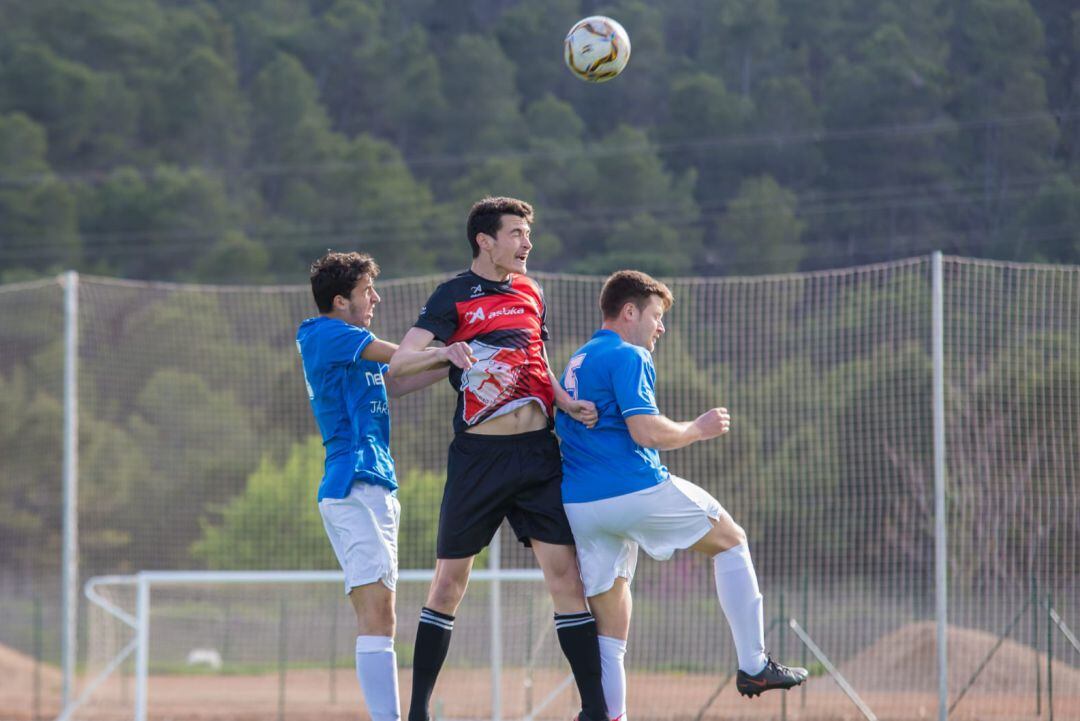 Lledó gana el salto a sus oponentes
