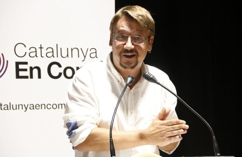 Xavier Domènech ha comunicado la pregunta de la consulta a sus bases.