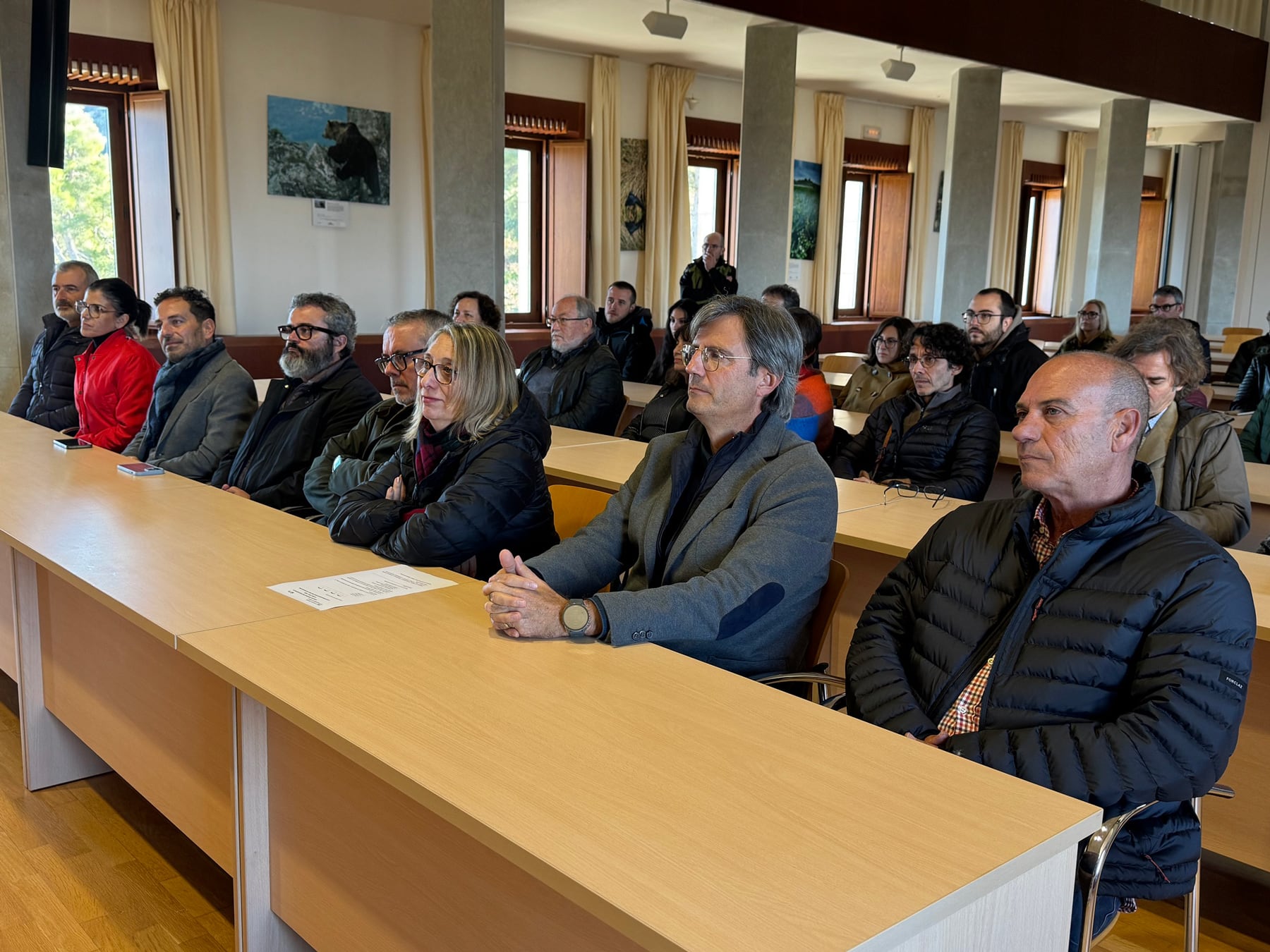 Asistentes al acto de cambio de directores de la Estación Científica Font Roja Natura