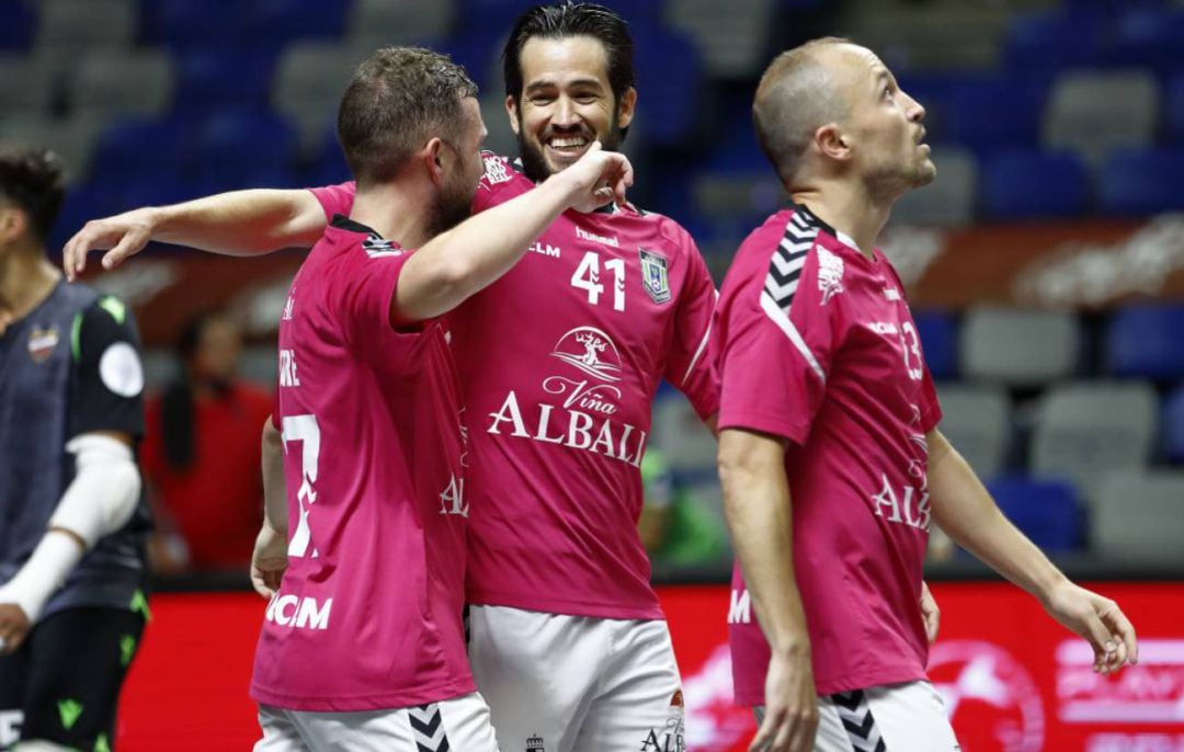 Imagen de la celebración de uno de los goles ante el Levante FS, durante la semifinal de los playoff por el título liguero 