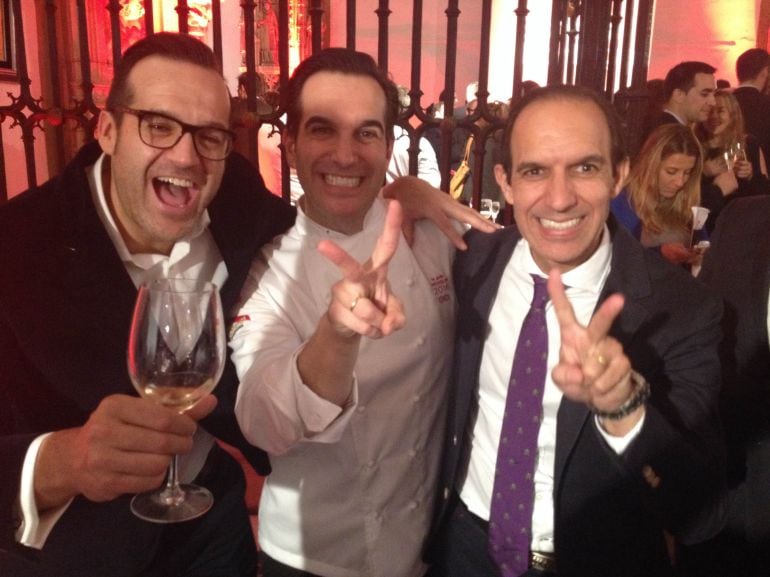 Rafael, Mario y Diego Sandoval, celebrando la segunda estrella Michelin.