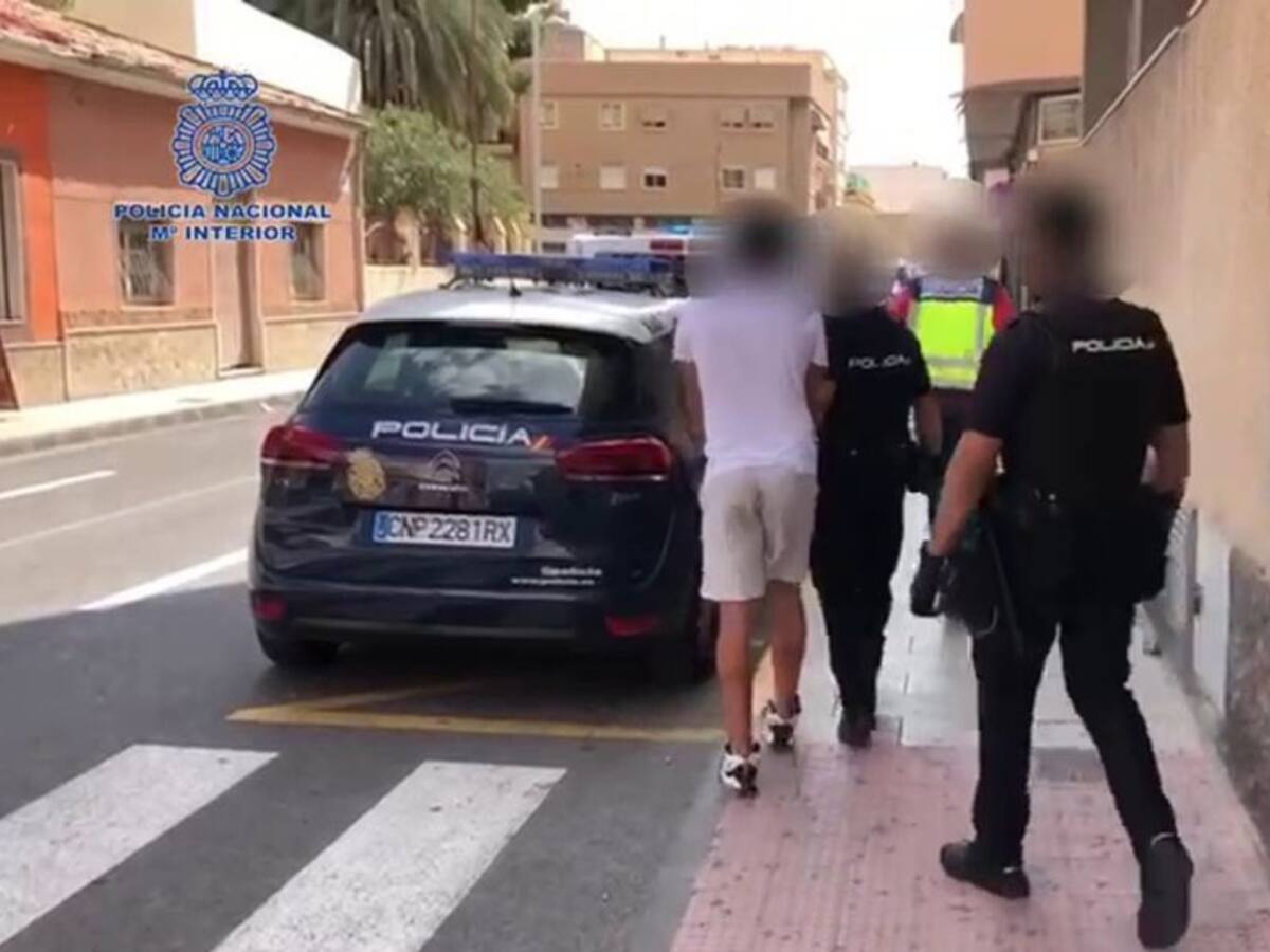 La Policía Nacional detiene en Petrer a un joven por asaltar a una mujer de avanzada edad en su propia casa