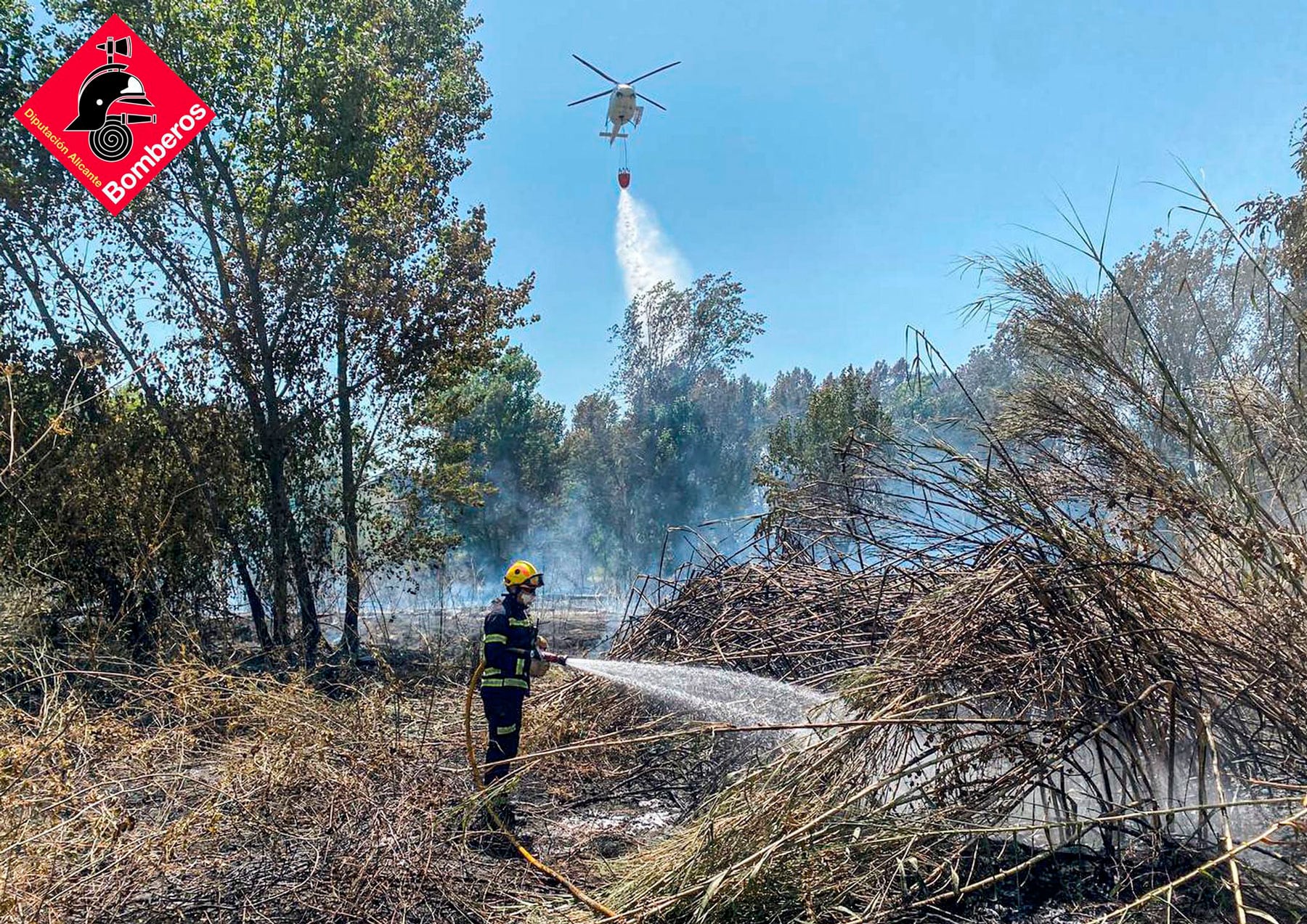 Imagen del incendio de Beniarrés