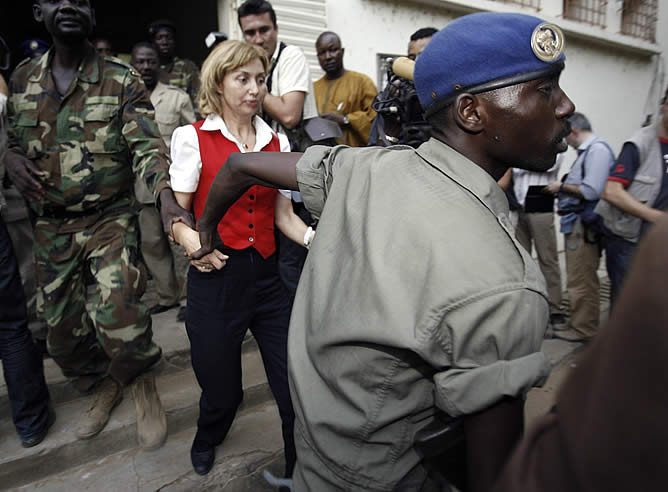 Una azafata española a su llegada a Yemena, le pasado viernes