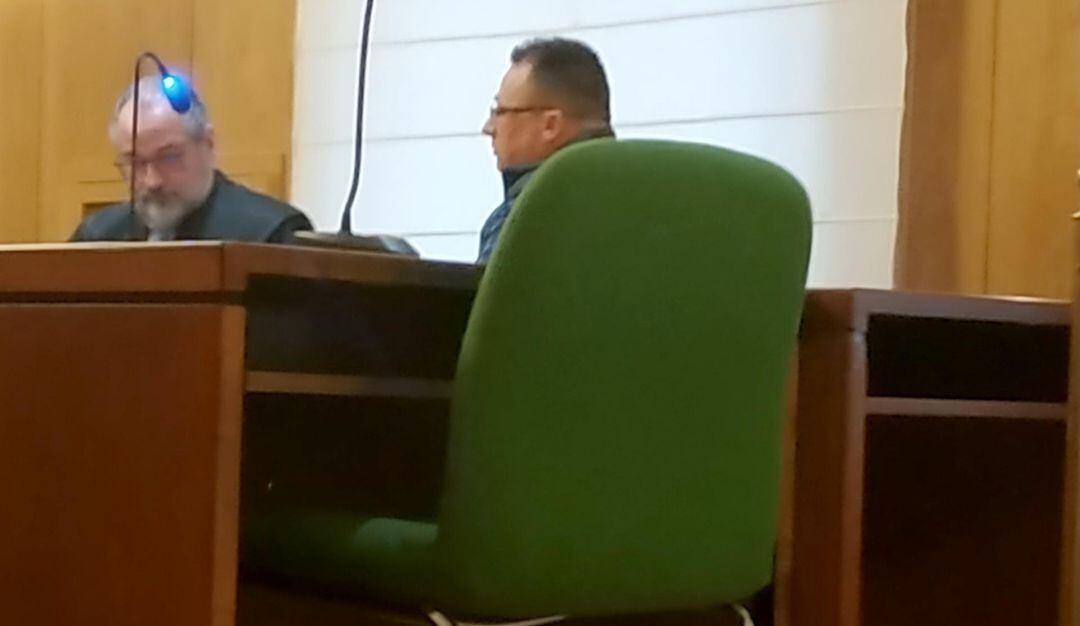 El acusado del crimen del Soto de la Medinilla, en la sala de vistas de la Audiencia
