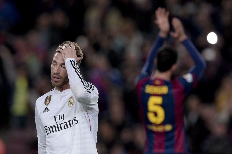 Ramos, con un gesto de lamento al final del partido en el Camp Nou