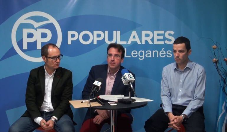 El portavoz popular de Leganés, en el centro de la imagen